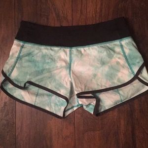 Lululemon Speed Short 2 way stretch Size 4